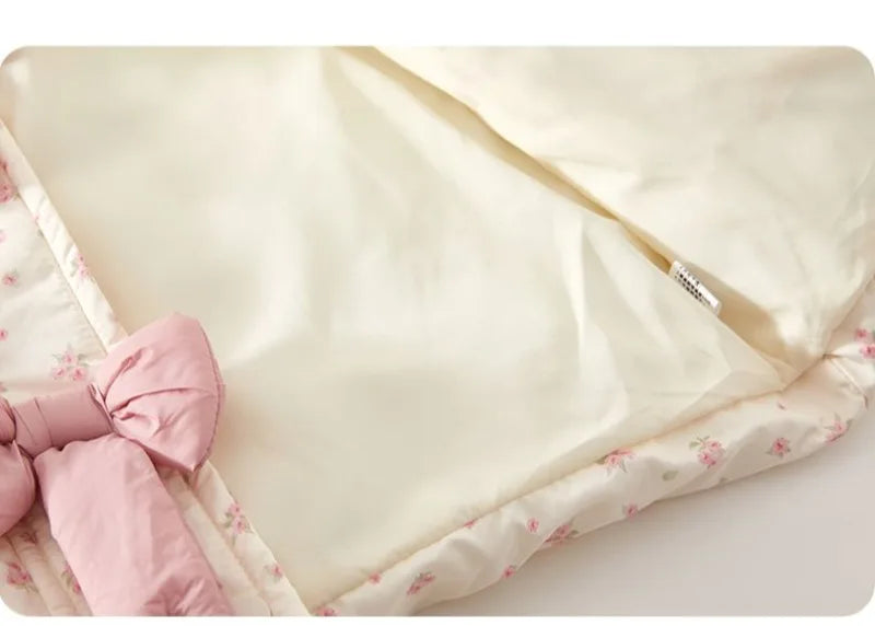 Winter 2024 Girls Plush New Fashion Sweet Floral Cotton Jacket Baby Cotton Hooded Autumn and Winter Bow Coat