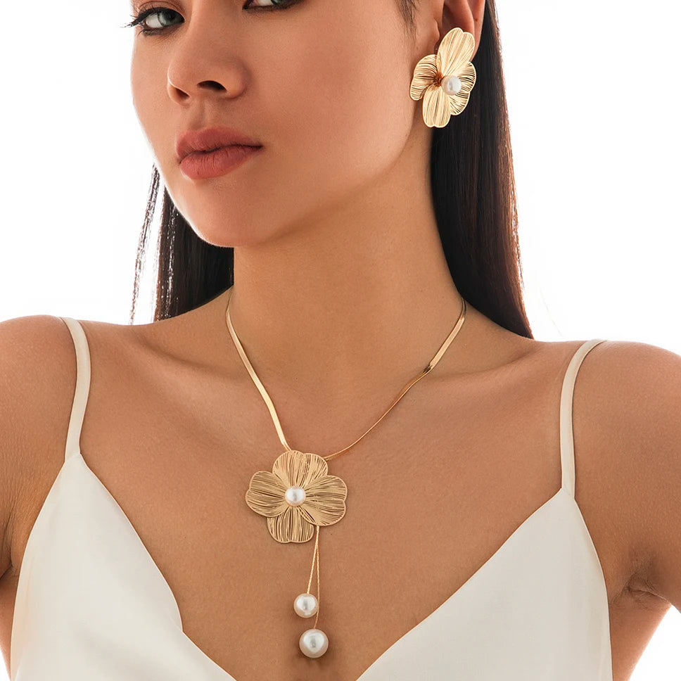 Ingemark Romantic Flower Petal Imitation Pearl Pendant Choker Necklace Stud Earrings Women Trendy Kpop Snake Chain Jewelry Set
