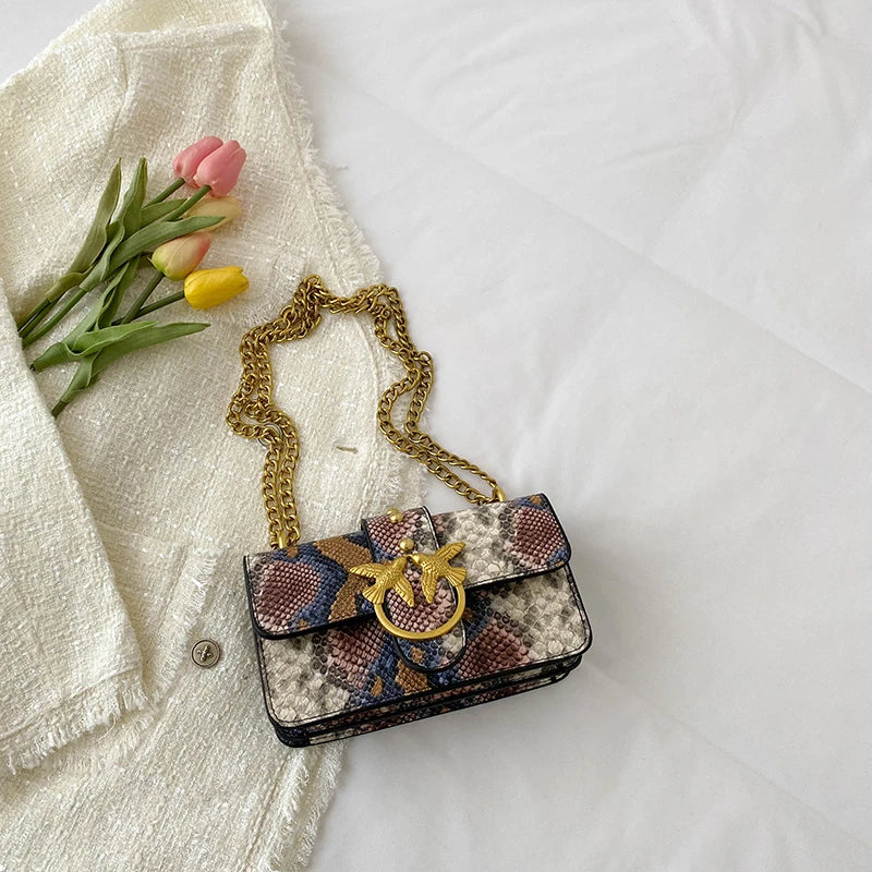 Light Luxury Elegant Retro Niche Heavy Work Design Crossbody Bag Stylish High End Purse for Women