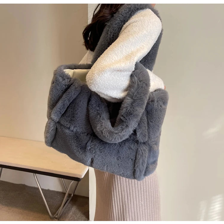 Luxury Faux Fur Women's Shoulder Bags Large Capacity Soft Plush Casual Tote Bags Winter Fashion Female Travel Purse Handbags