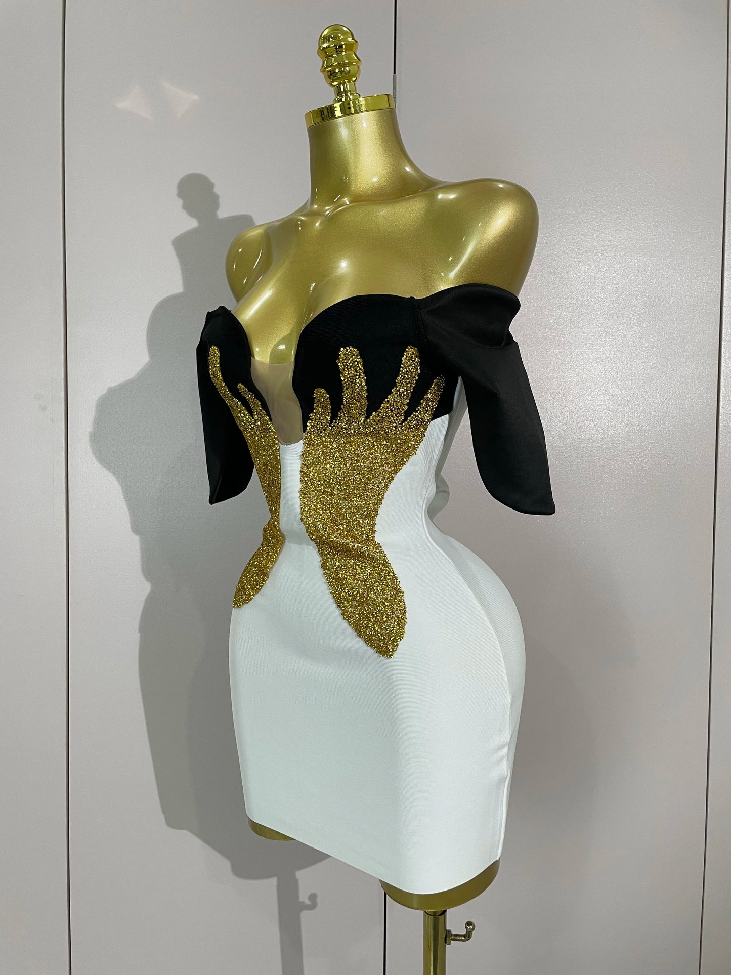 New Arrivals Sexy Shiny Golden Fine Diamonds White Bandage Mini Dress Women Celebrate Evening Prom Birthday Party Cocktail Dress