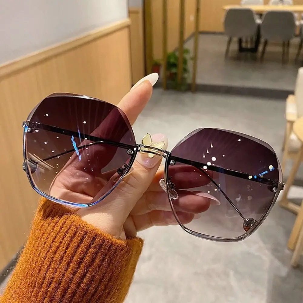 New Fashion Irregular Sunglasses Outdoor Women Men Gradient Lens Sun Glasses Female Eyewear Rimless Square Oversized Shades