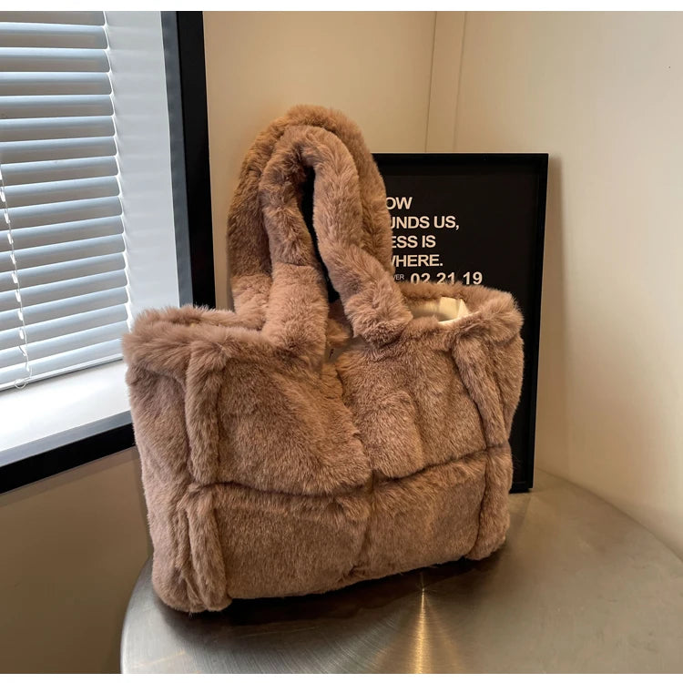 Luxury Faux Fur Women's Shoulder Bags Large Capacity Soft Plush Casual Tote Bags Winter Fashion Female Travel Purse Handbags