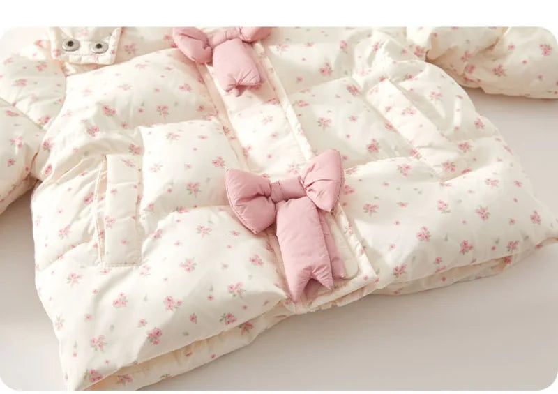 Winter 2024 Girls Plush New Fashion Sweet Floral Cotton Jacket Baby Cotton Hooded Autumn and Winter Bow Coat