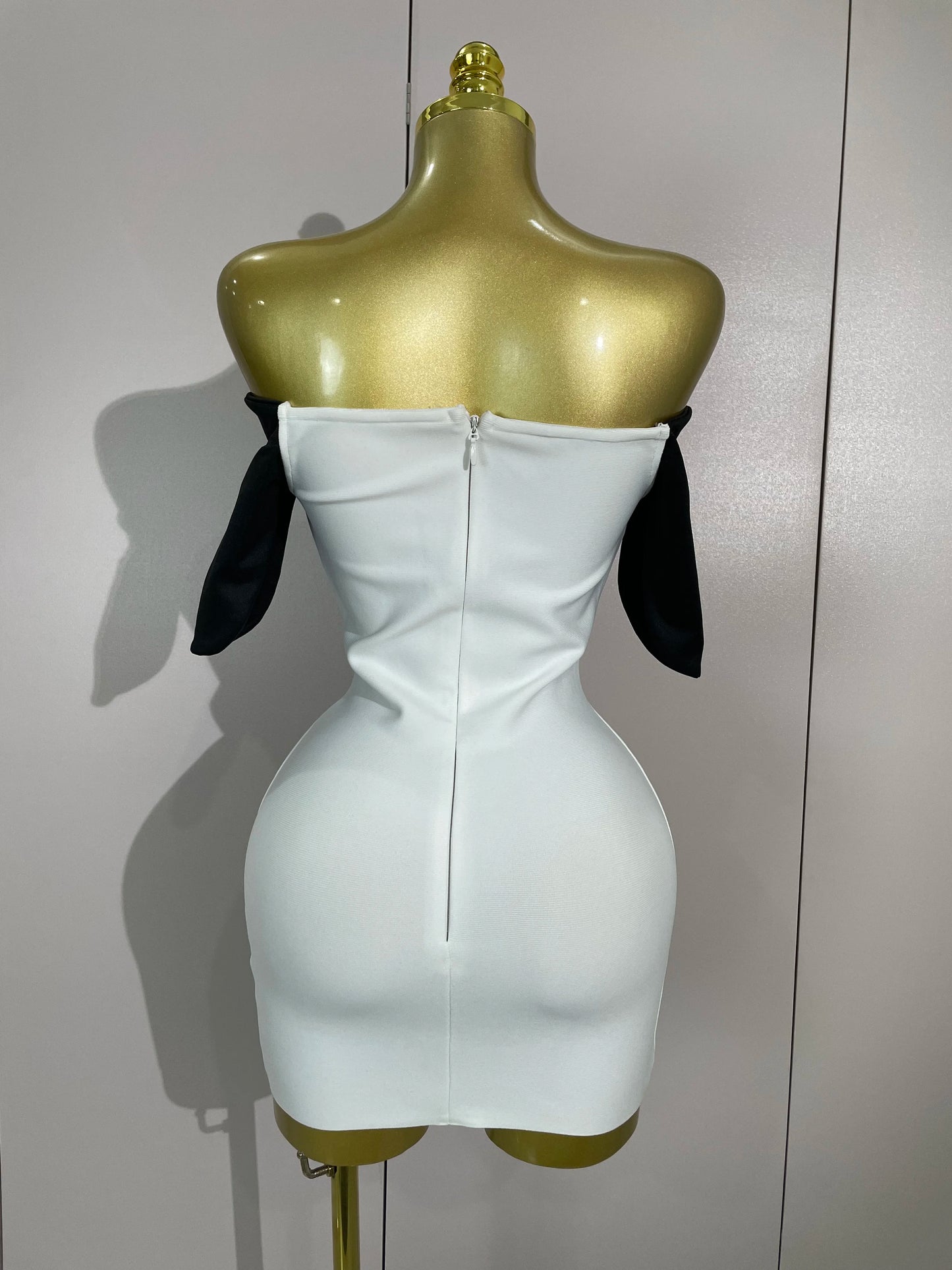 New Arrivals Sexy Shiny Golden Fine Diamonds White Bandage Mini Dress Women Celebrate Evening Prom Birthday Party Cocktail Dress