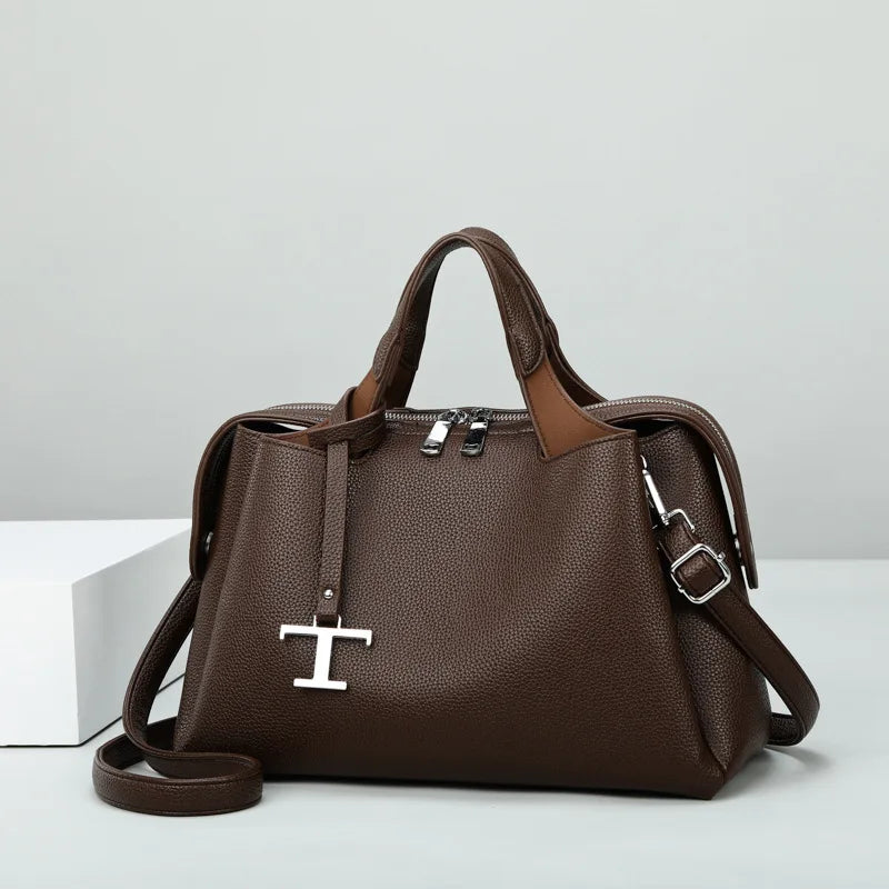 Luxury leisure travel zipper shoulder bag, high-quality design handbag, classic and trendy women's backpack