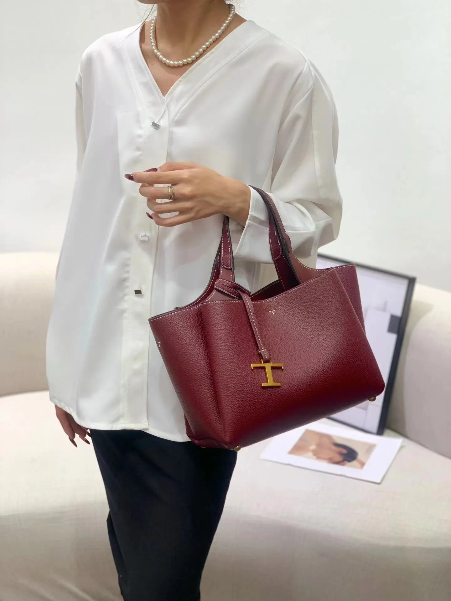 Fashionable Minimalist Diaper Bag: Elegant Crossbody Messenger Bag For Women With Luxury Designer Logo And Large Capacity