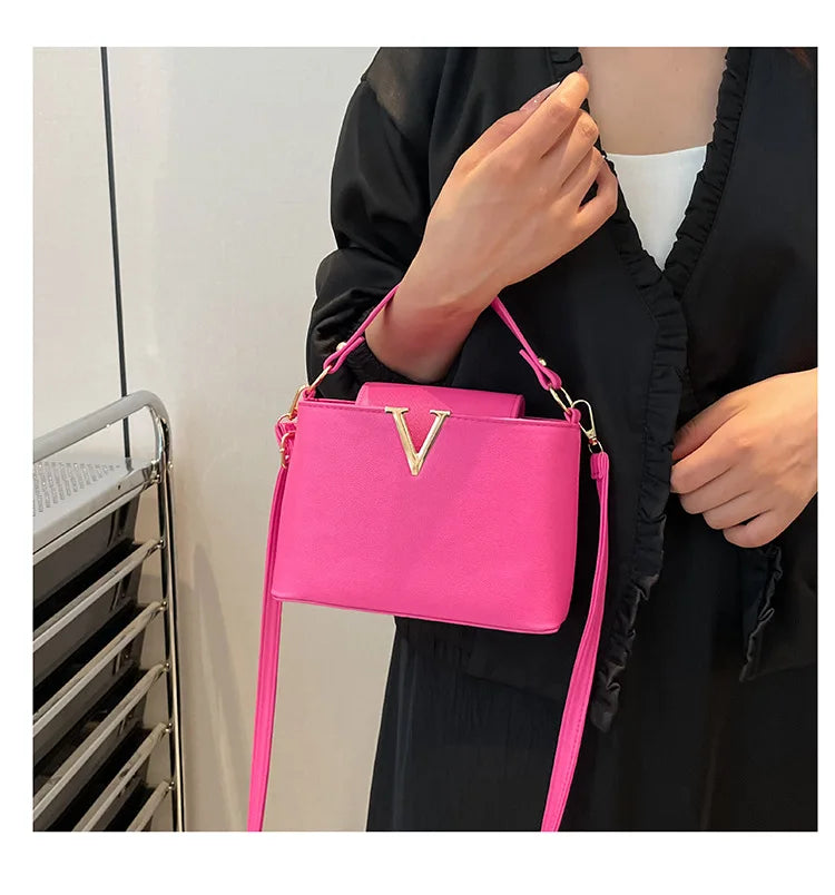 Luxury handbags for women 2026 New VLarge-capacity bucket bag for commuting, hand-held shoulder bag