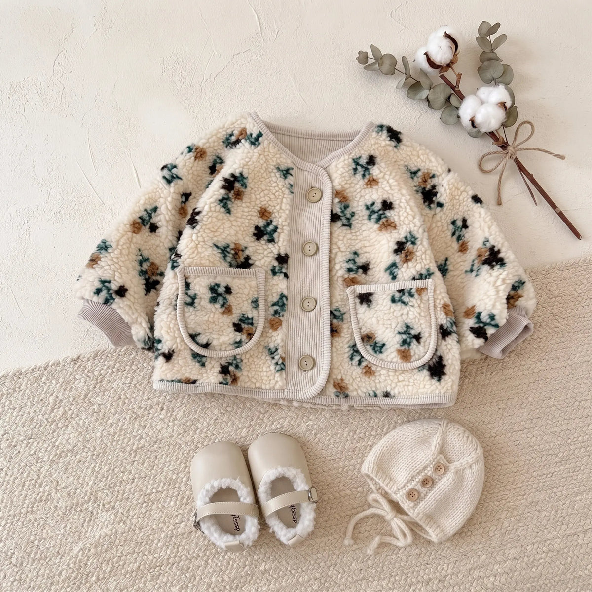 Baby Floral Fleece Jacket, Toddler Girls Vintage Flower Print Teddy Coat, Round Neck Button Front Warm Outerwear with Pockets