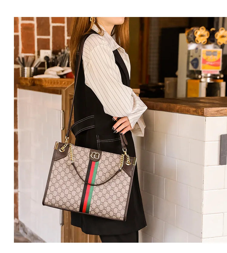 Fashionable Diaper Bag Trendy Crossbody Handbag For Business Women Elegant Leather Classic Designer Paris Style Large Capacity