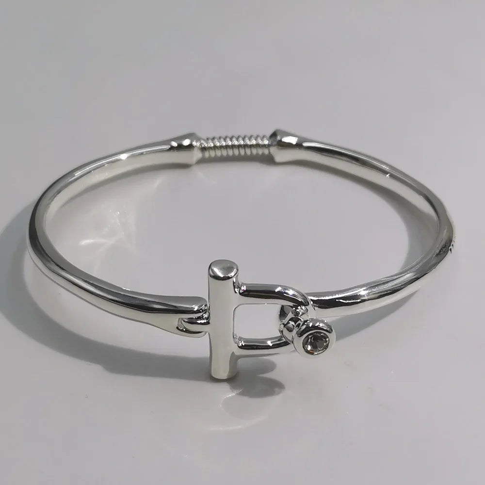 European Style Fashion, Elegant and Exquisite Irregular Pearl Bracelets, Women's Accessories, Gifts, Jewelry Gift Bags
