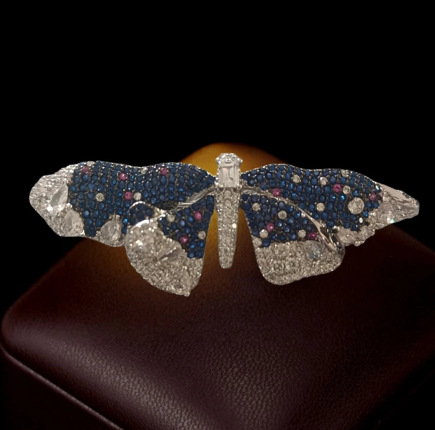 2026 Woman Brooches Luxury Designer Rose Butterfly Dragonfly Vase Bow Broche Pin Micro-inlaid Zircon Elegant Coat Accessories
