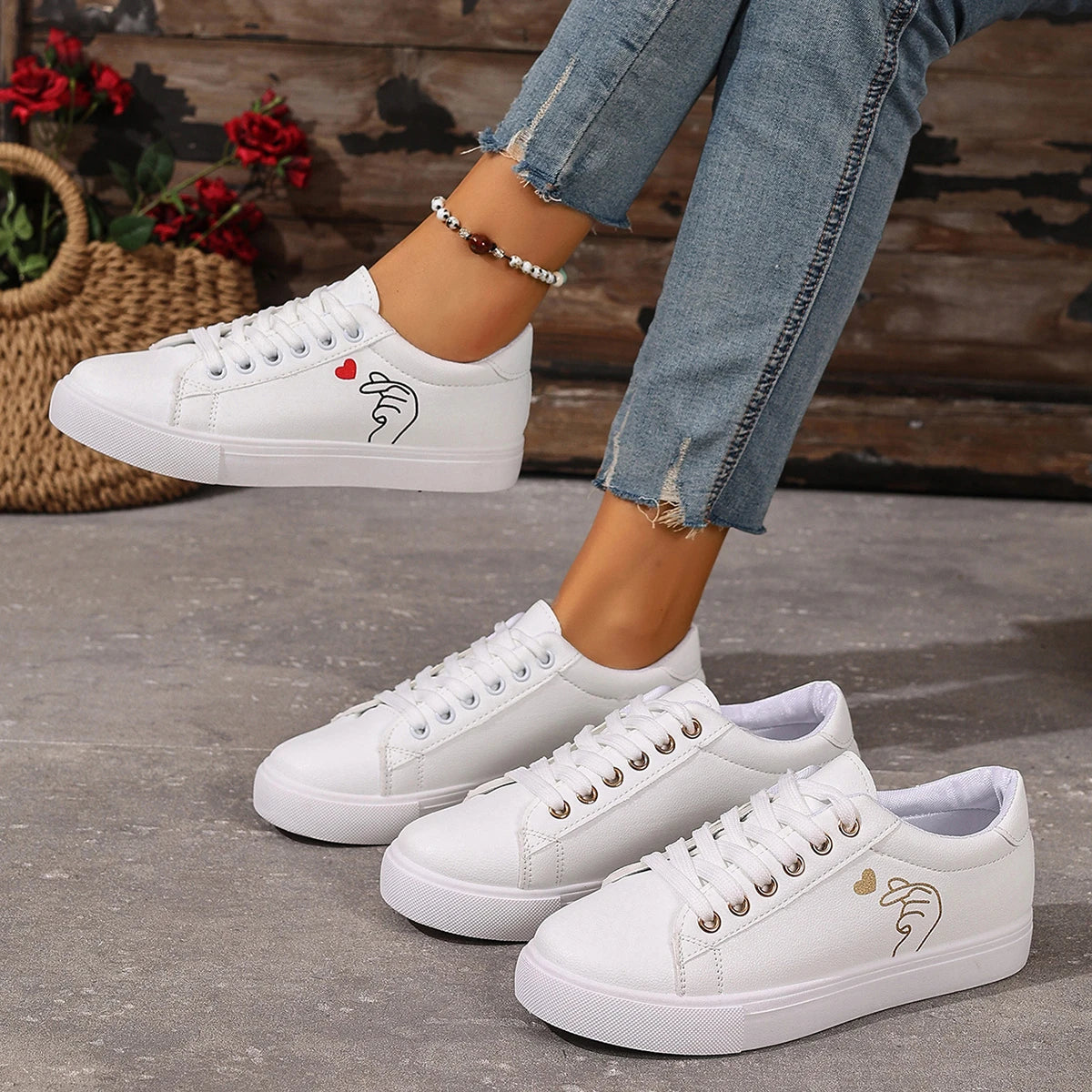 Fashion White Breathable Women Running Shoes New Spring Autumn Embroidered Flower Lace-Up Casual Sneakers Zapatos De Mujer