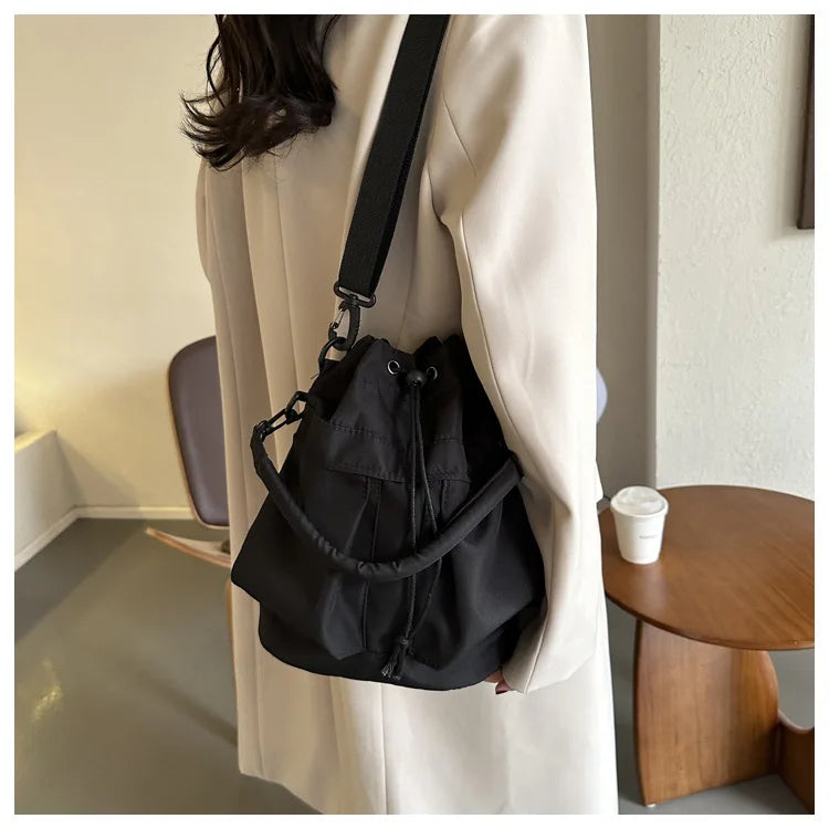 Fashionable Crossbody Bags for Women Shoulder Bag Large Capacity Oxford Women Bucket Bag Purse and Handbags