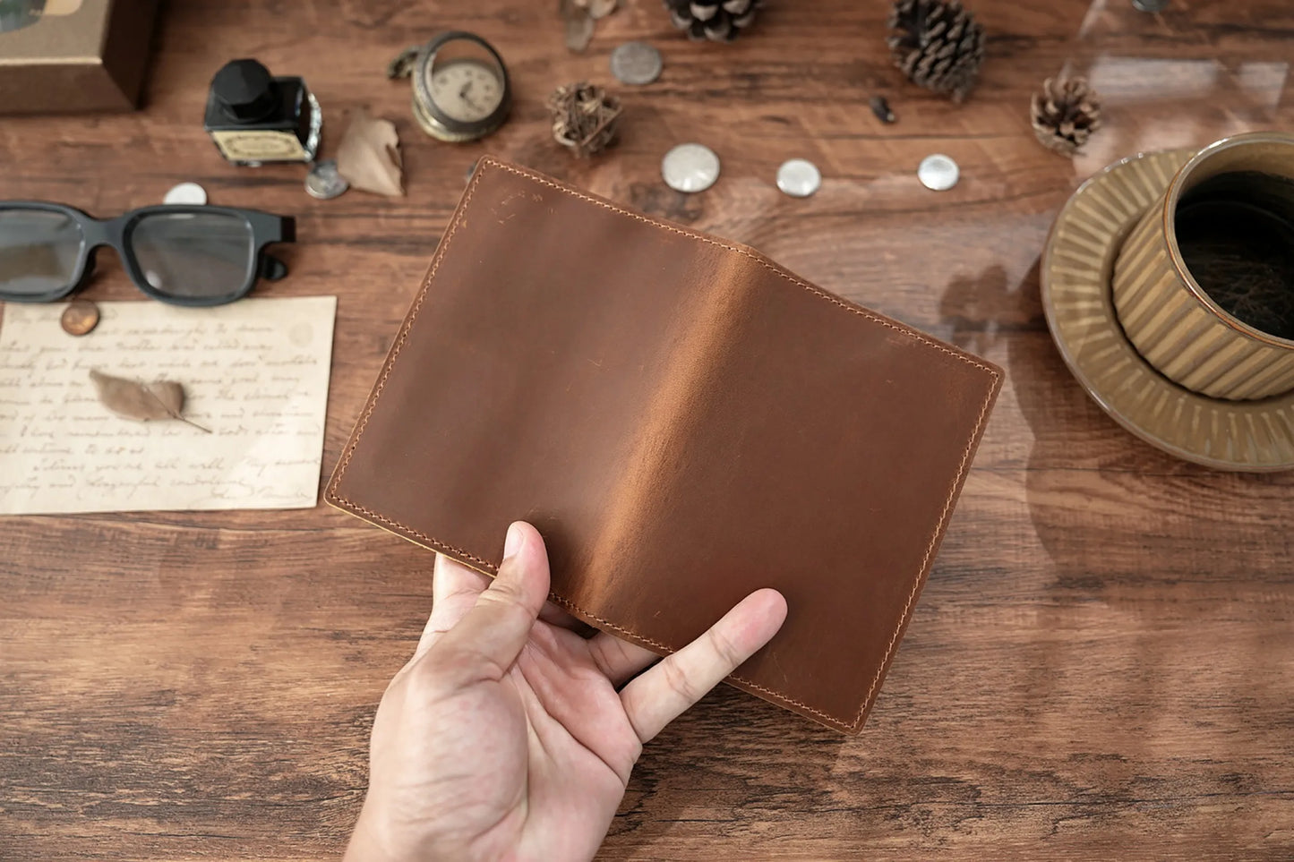 Leather Passport Holder for Travel Essentials, Slim Passport Cover Case Travel Wallet Bifold Credit Card Bag for Women Men