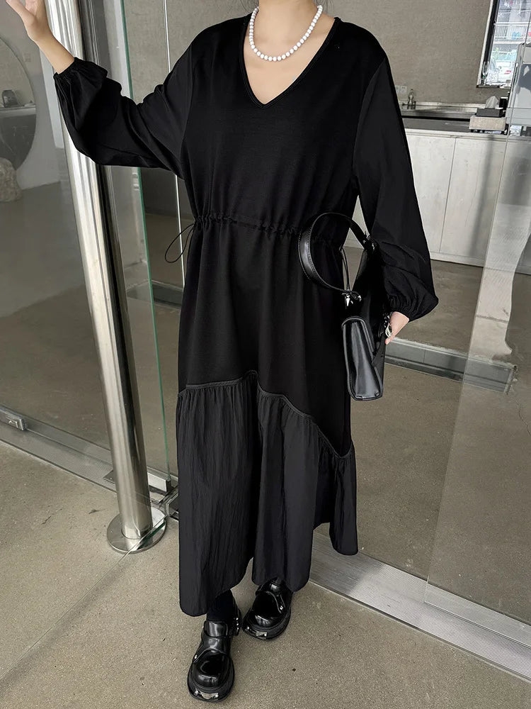 EAM Women Black Waist Drawstring Big Size Casual Midi Dress New V-Neck Long Sleeve Fashion Tide Spring Autumn 2026 1DJ3697