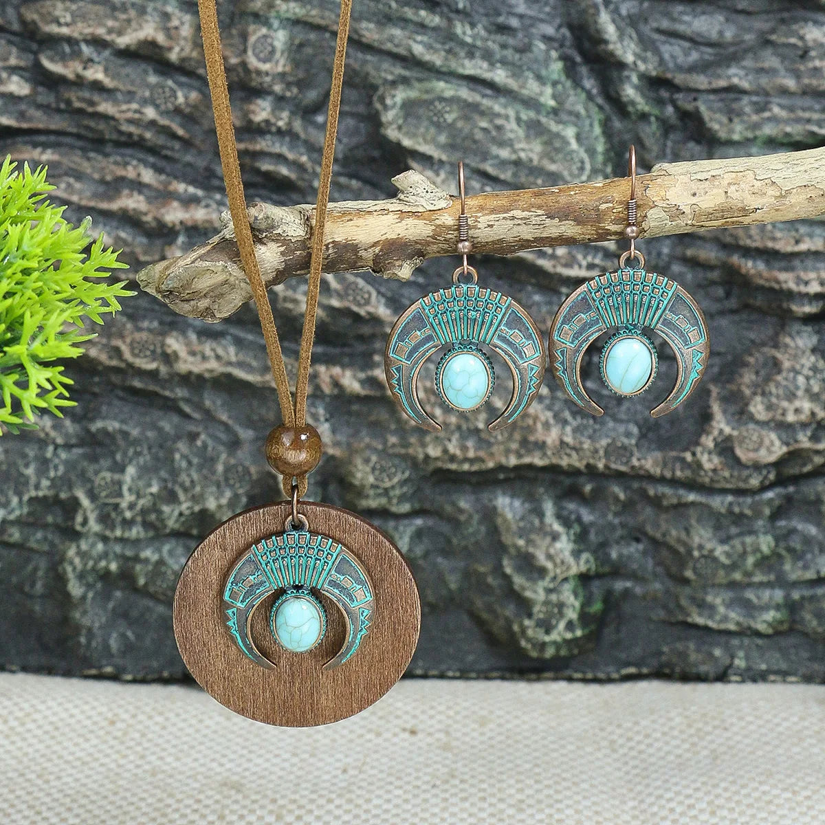 Indian Jewelry Ethnic Moon Dangle Earrings Red/Blue Turquoises Antique Metal Pendant Earrings Female Retro jhumka