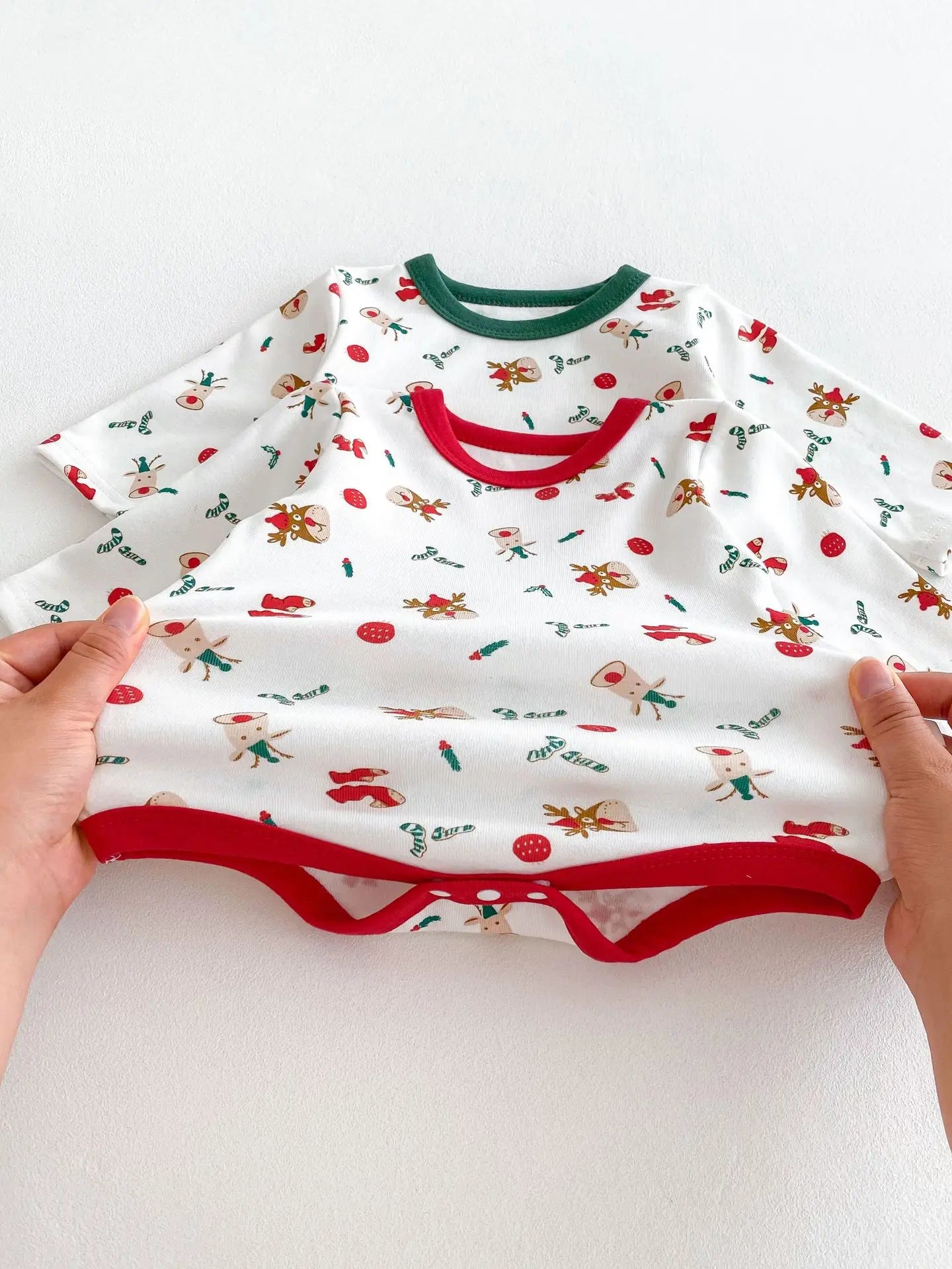 New Spring Autumn Baby Christmas Pajamas Set Long Sleeve Santa Print Bodysuit with Pants and Hat Infant Festive Sleepwear B6076