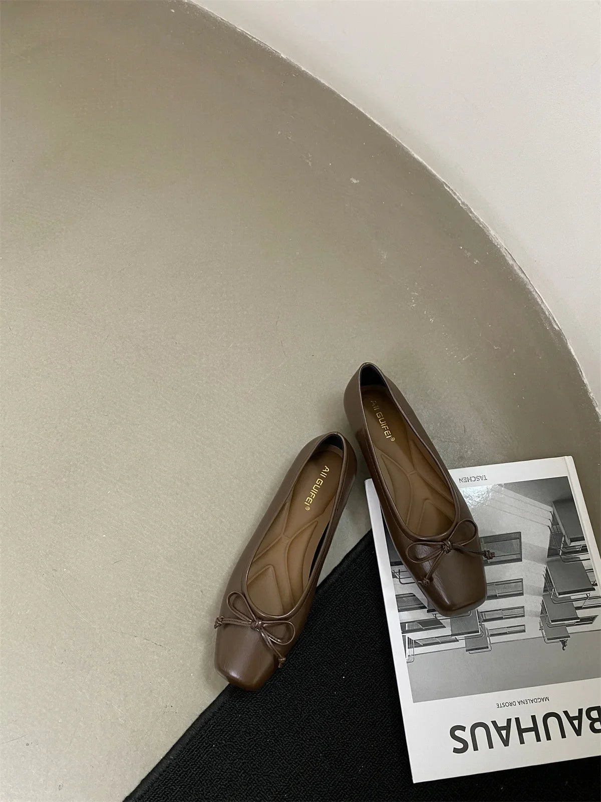 Gentle Fairy Style Flat Bottom Single Shoes Women's Spring 2025 New Butterfly Knot Square Head Silver Color Bean Shoes