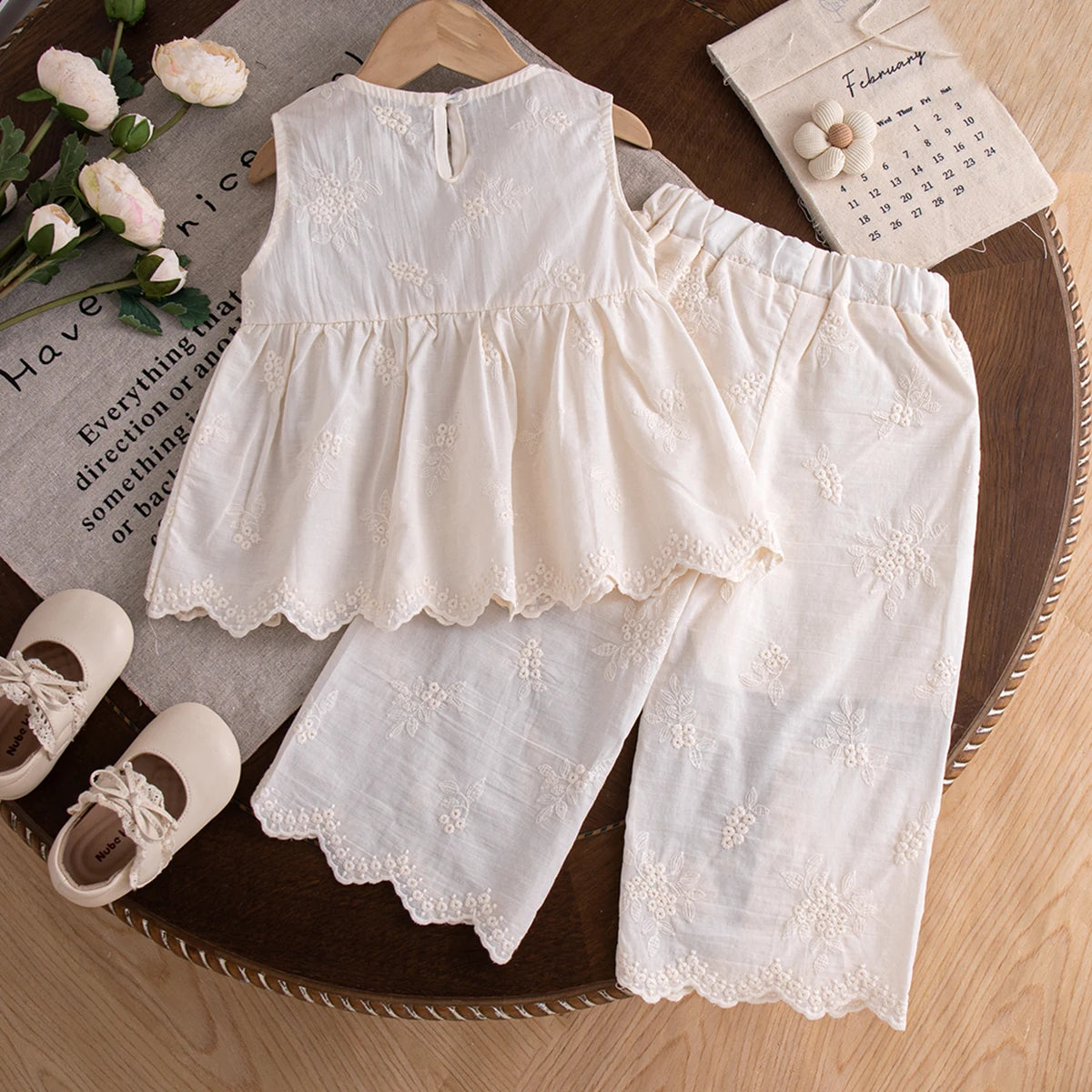 Summer New Casual And Comfortable Baby Girl Two-Piece Set, Sweet Beige Flower Children'S Clothing (9 Months -4 Years Old)