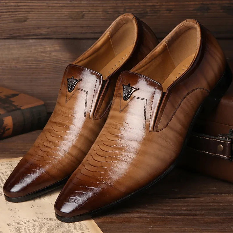 Retro Men's Dress Shoes Summer Casual Office Business Shoes Pointed Toe Leather Shoe Flat Slip-on Shoes for Men Luxury Loafers