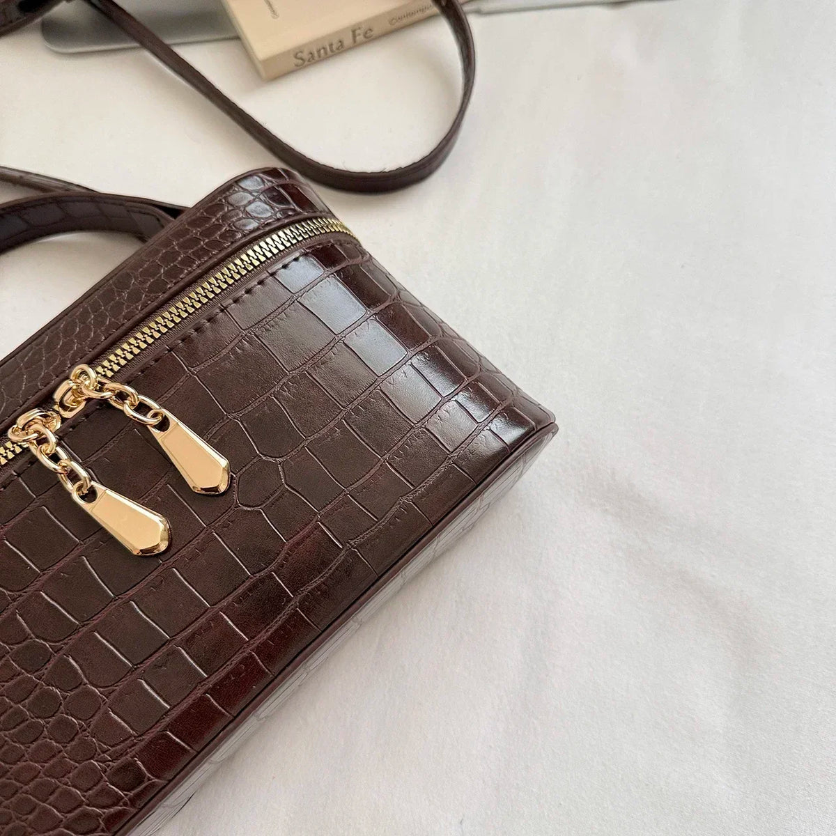 Luxury Crocodile Pattern Box Handbag for Women Elegant Faux Leather Mini Crossbody Bag Portable Top Handle Shoulder Purse