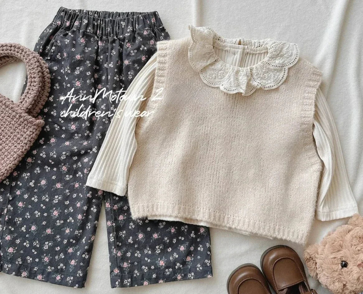 Hot Kids Baby Girls Clothes Knit Waistcoat + Lace Lace Collar Base Shirt + Floral Wide-leg Pants 3-piece Set Toddler Outfit Set