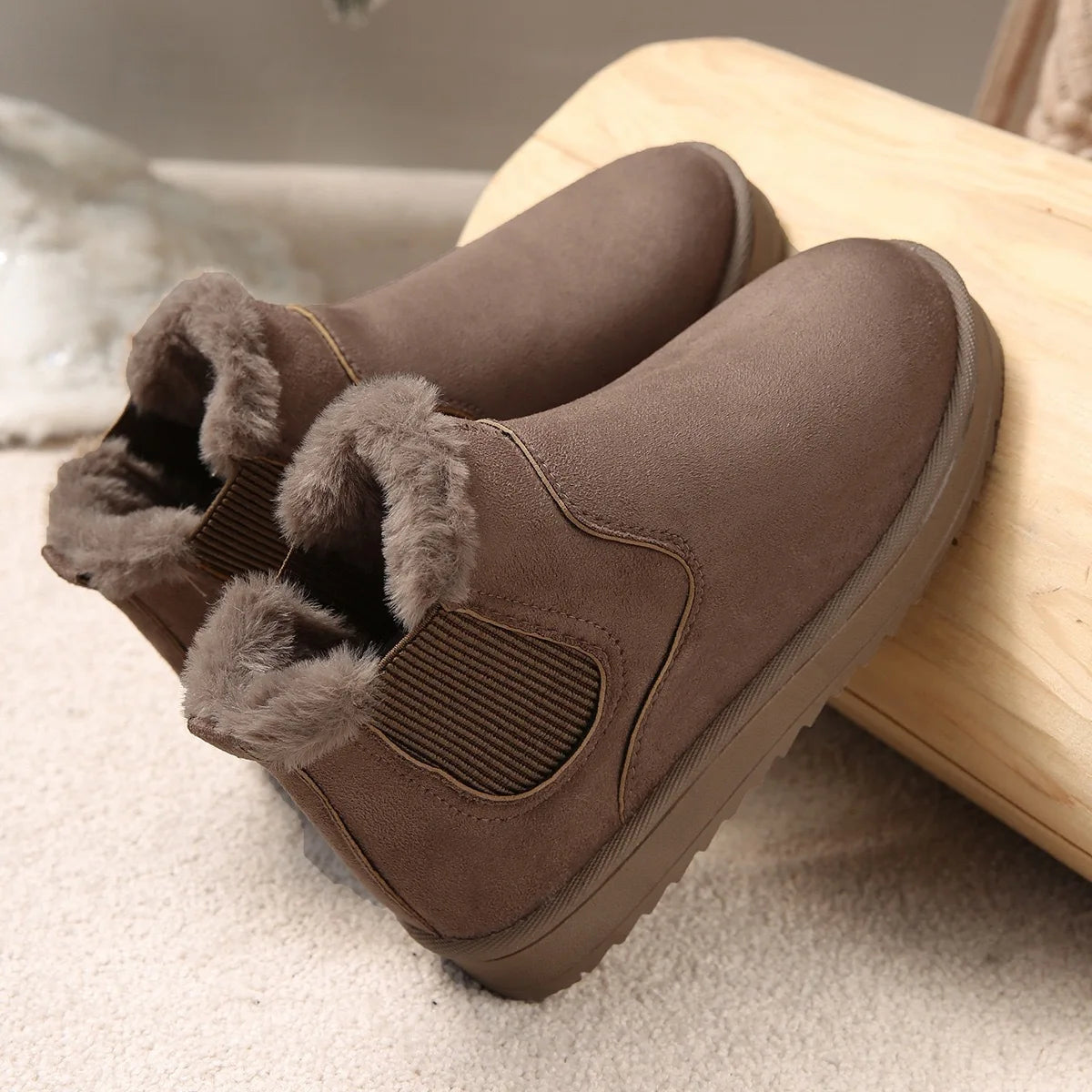 Large Size Winter Boots Women's 2025 New Thickened Fleece Lined Fashionable Warm Slip-On Short Boots Cotton Shoes Women