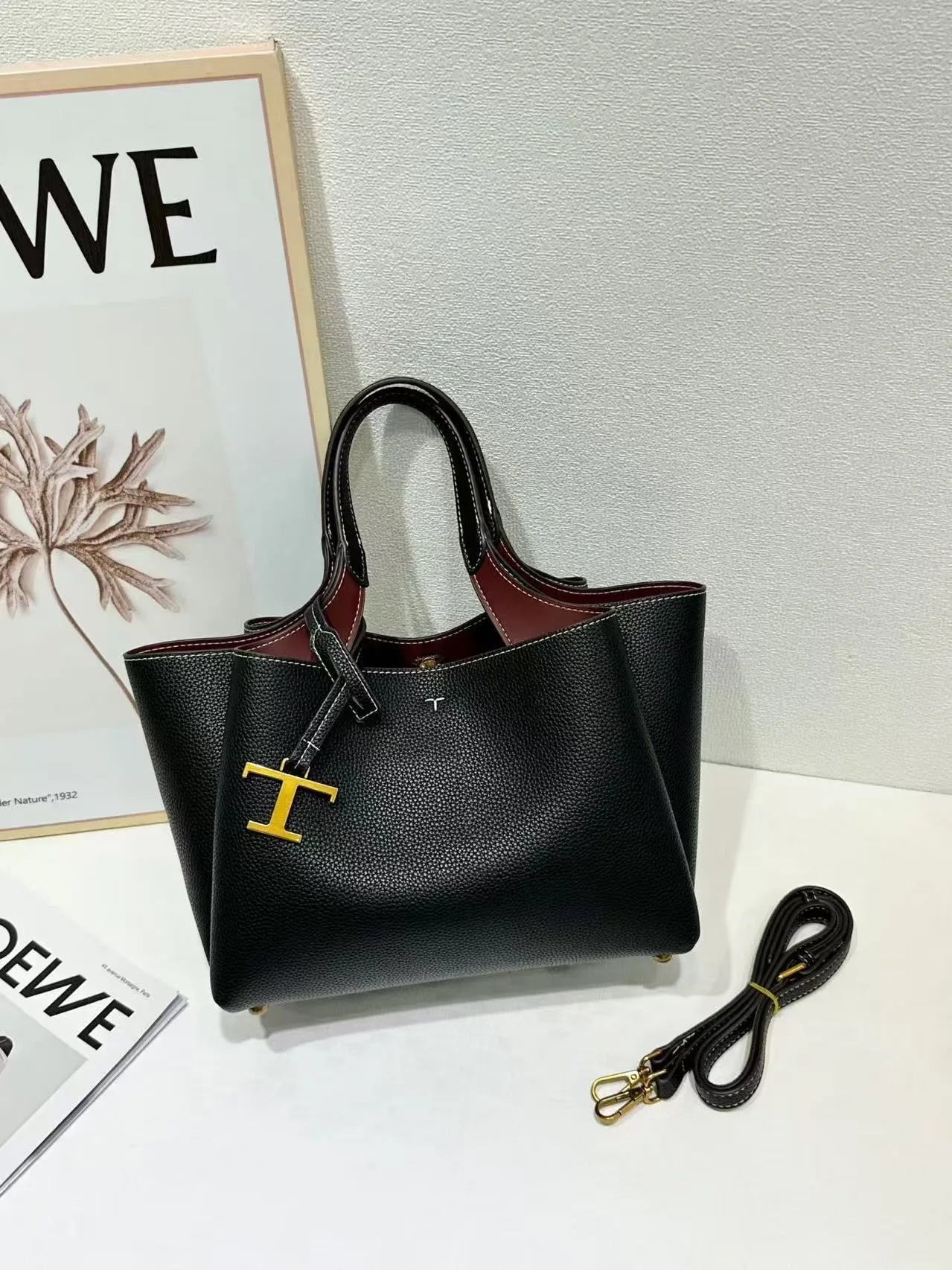 Fashionable Minimalist Diaper Bag: Elegant Crossbody Messenger Bag For Women With Luxury Designer Logo And Large Capacity