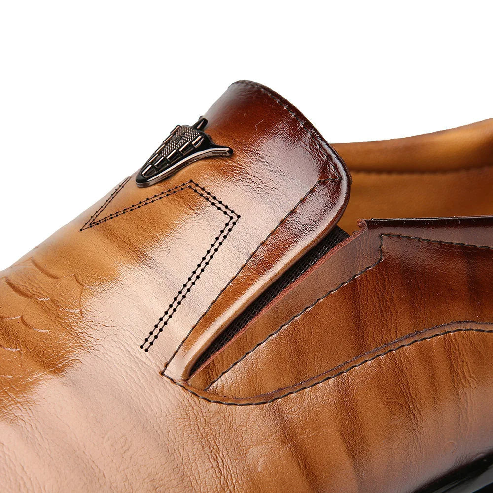 Retro Men's Dress Shoes Summer Casual Office Business Shoes Pointed Toe Leather Shoe Flat Slip-on Shoes for Men Luxury Loafers
