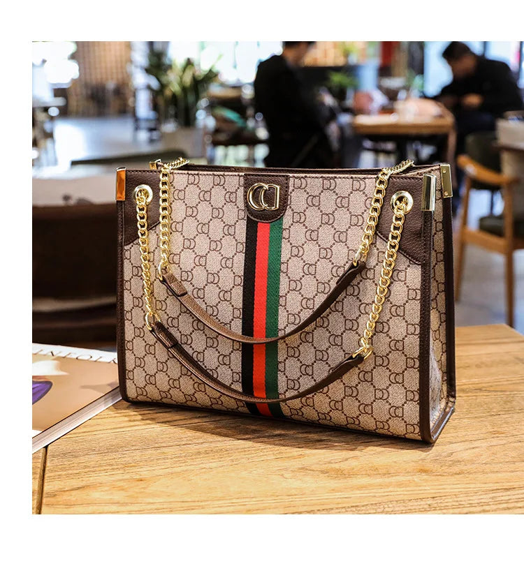 Fashionable Diaper Bag Trendy Crossbody Handbag For Business Women Elegant Leather Classic Designer Paris Style Large Capacity