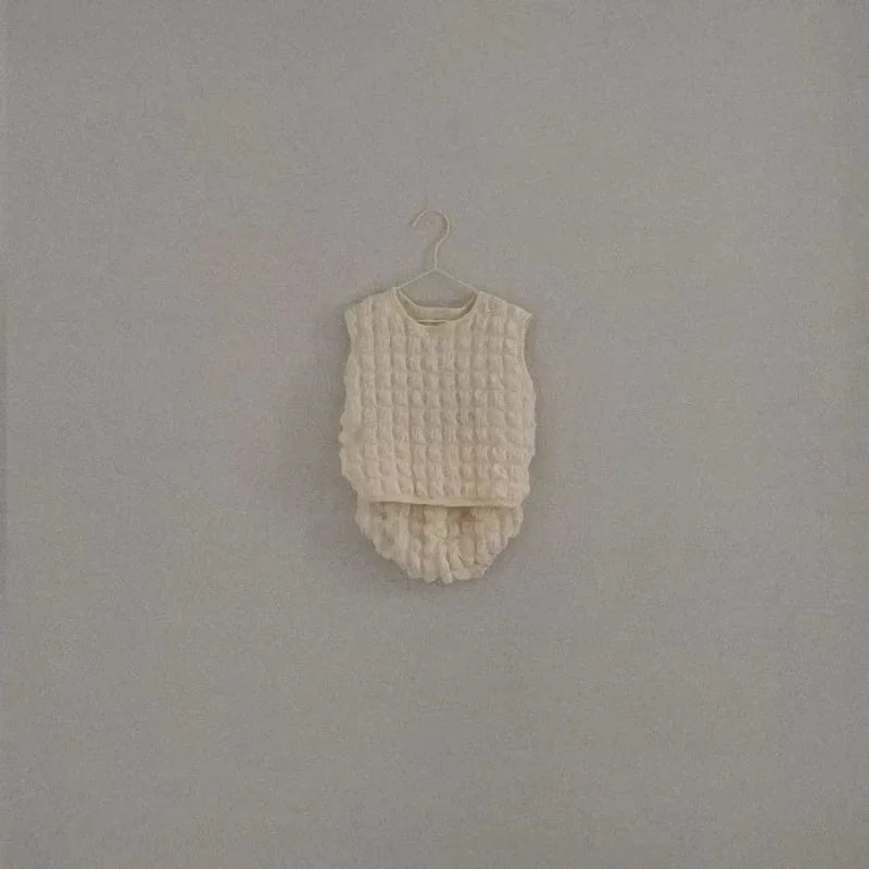 Summer Baby Girls Sets Bubble Grid Round Collar Sleeveless Solid Color Vest Tops+Bread Shorts Fashion Newborn Clothes A15613