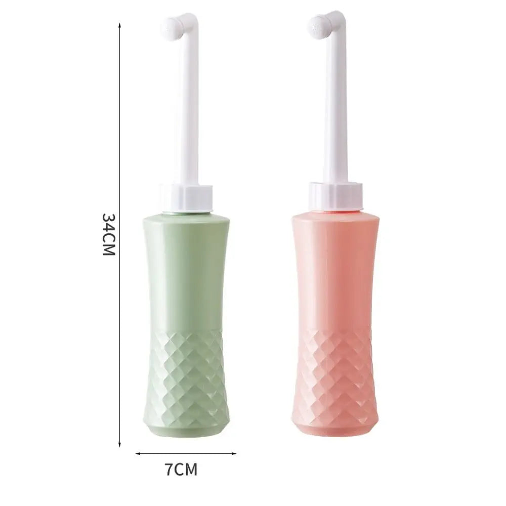 Essentials Easy Squeeze Mom Peri Bottle Angled Nozzle Portable Perineal Bottle Lightweight Female Wash Bottle Feminine Hygiene