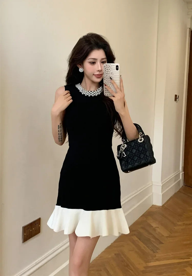 Elegant Pearl Detail Knitted Ice Silk Sleeveless A- Line Dress French Style Summer Dress for Women with Lace Hem Empire Waist