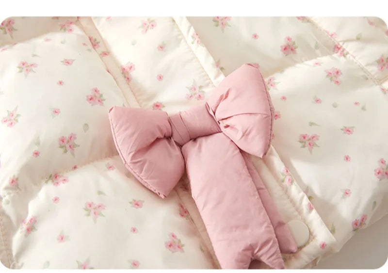 Winter 2024 Girls Plush New Fashion Sweet Floral Cotton Jacket Baby Cotton Hooded Autumn and Winter Bow Coat