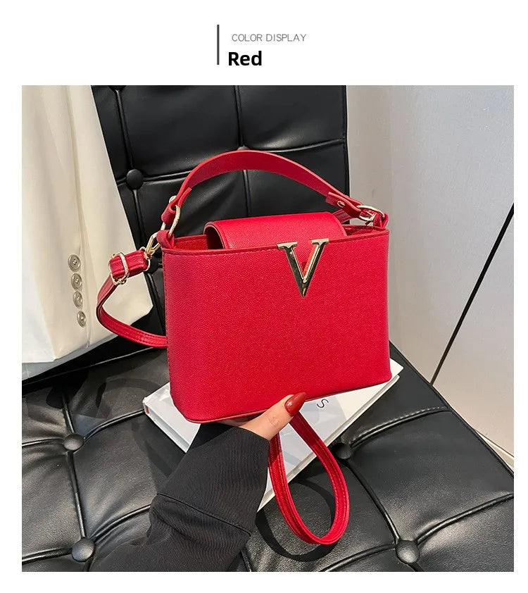 Luxury handbags for women 2026 New VLarge-capacity bucket bag for commuting, hand-held shoulder bag