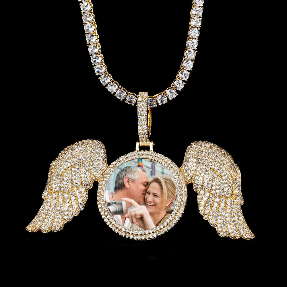 HHIOK Custom 18K Gold Plated Cubic Zircon Photo Pendant Medallions Wing Circle Pendant Necklace Personalized Wholesale