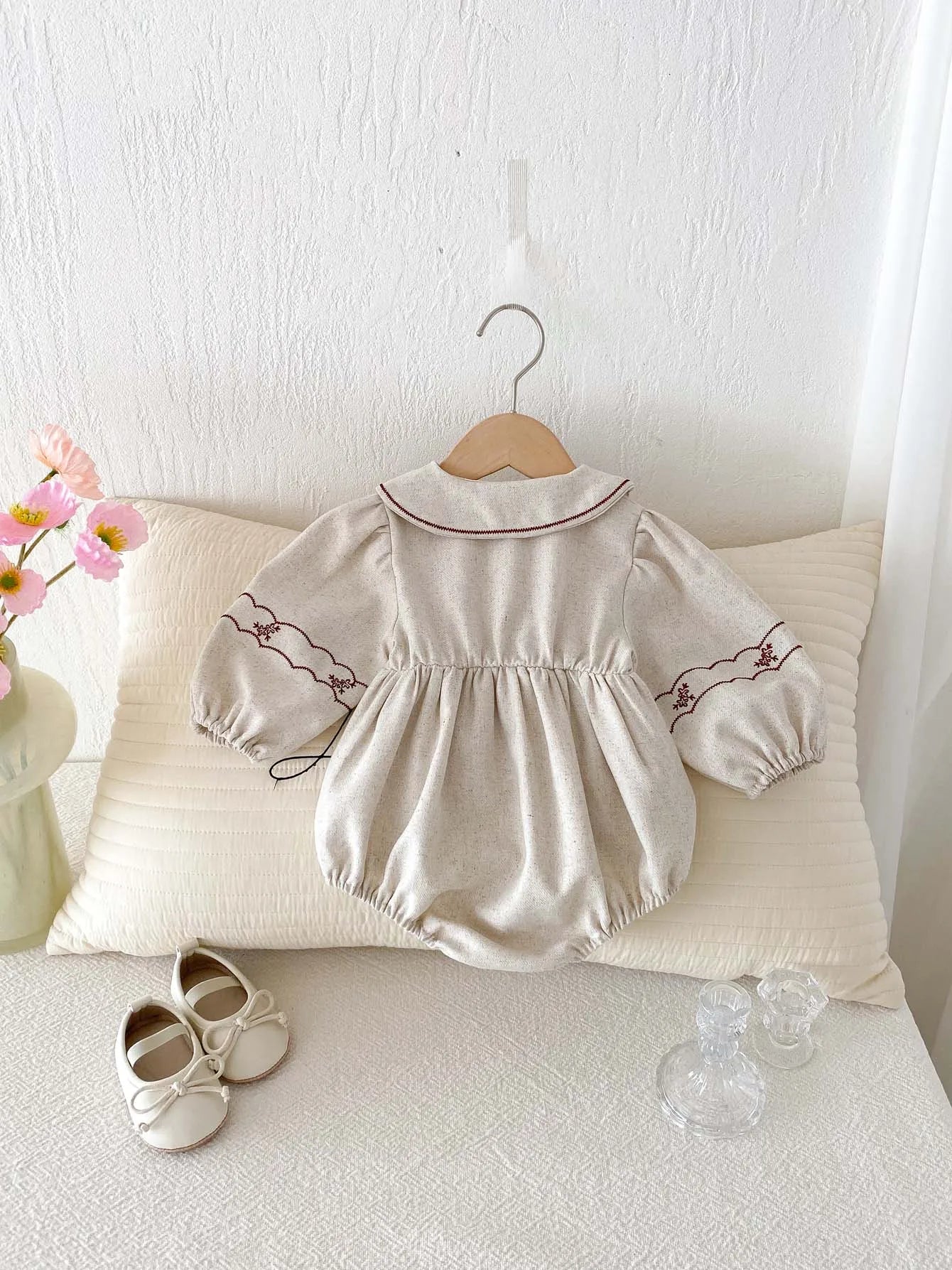 INS new female baby summer clothes western style embroidered lapel long sleeve jumpsuit, baby summer fashion jumpsuit, suitable